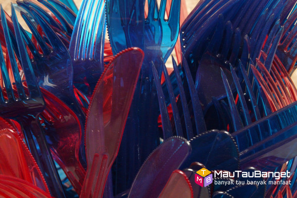 Peralatan masak dari plastik dapat menyebabkan kanker dan beberapa penyakit lain